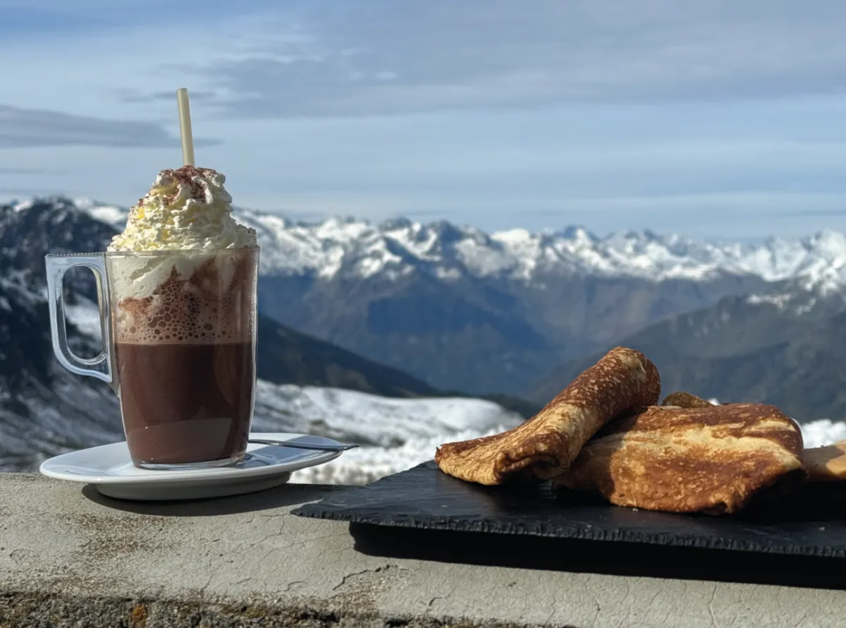 Chocolat-et-crepes au restaurant du col du tourmalet chez octave